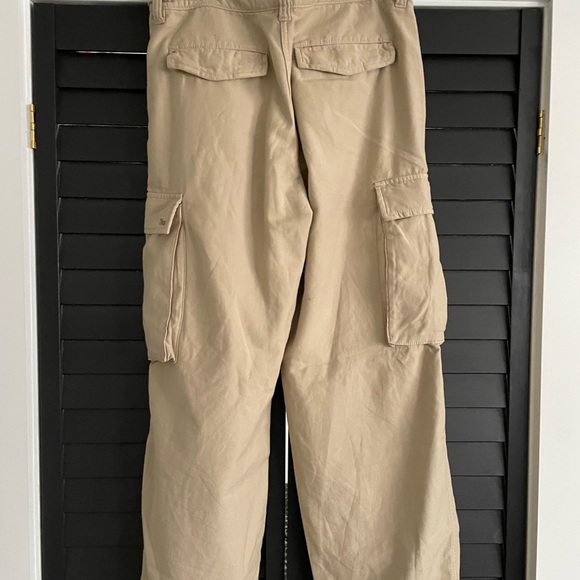 Aritzia TNA Supply Cargo Pants - Picture 3 of 8